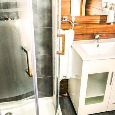 Book now, bungalow, spain, valladolid, peñafiel, wine tourism, visit ribera del duero